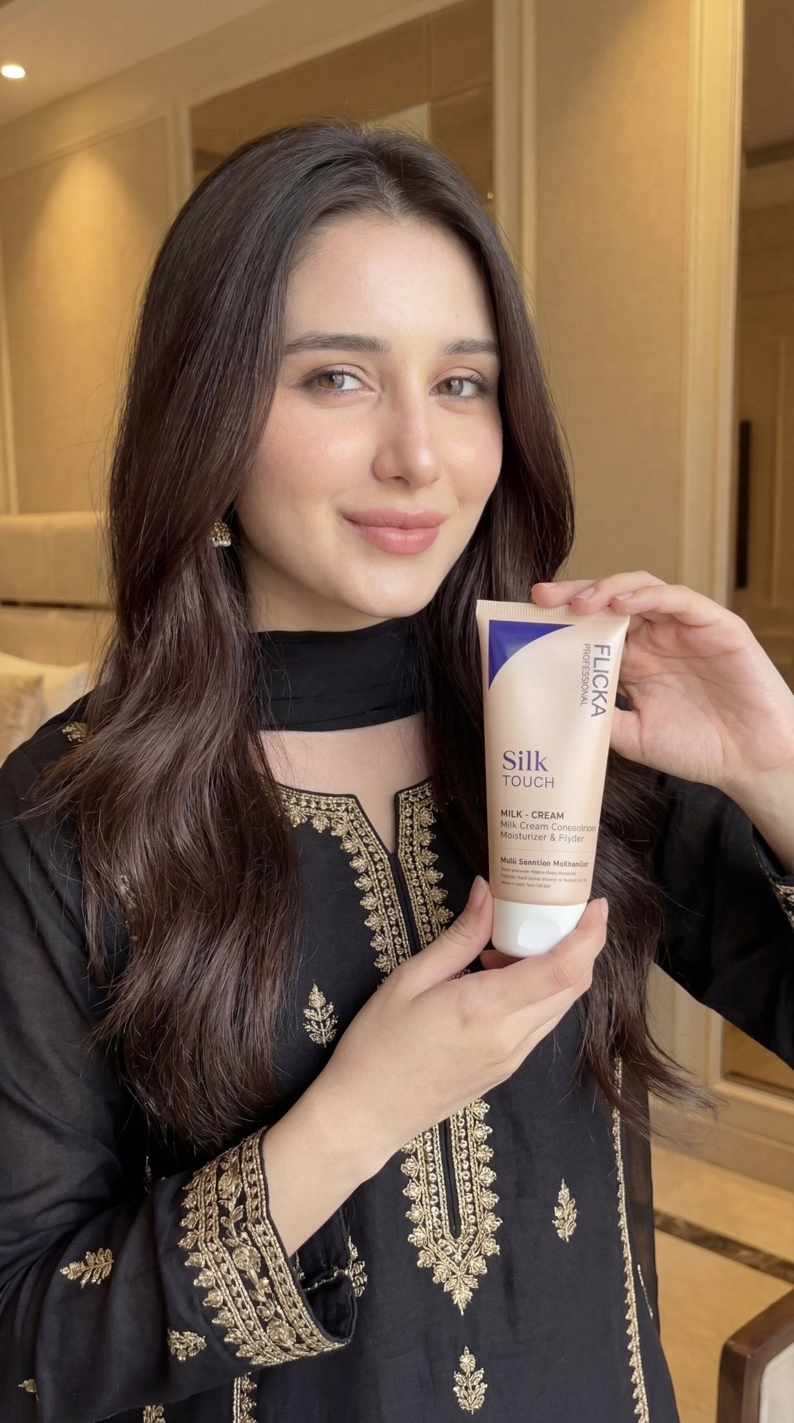 Flicka Silk Touch 3 - in - 1 Moisturizer, Flawless Skin - ChaseUpStore